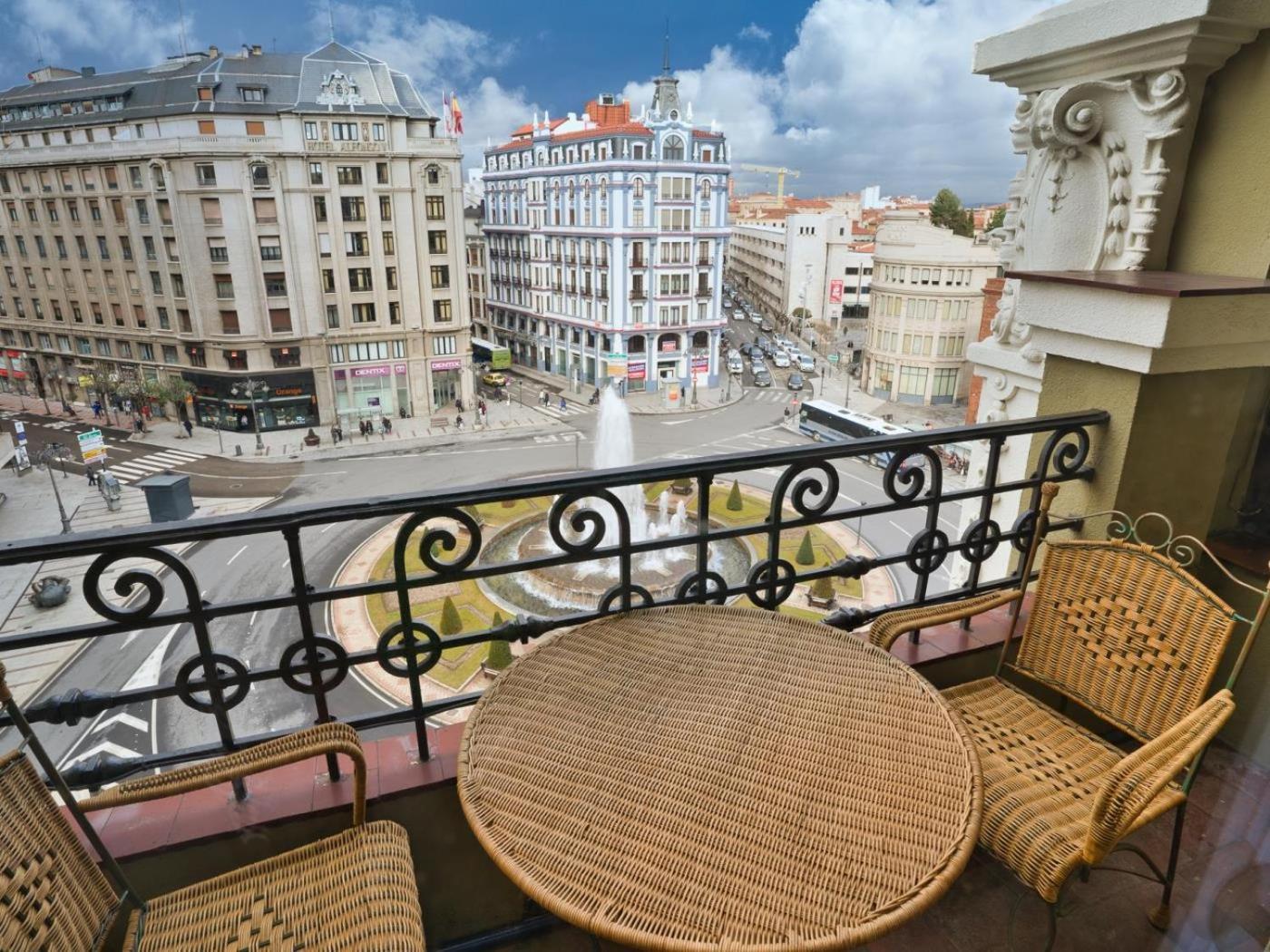 Housingleon Gaudi Suites Exteriér fotografie